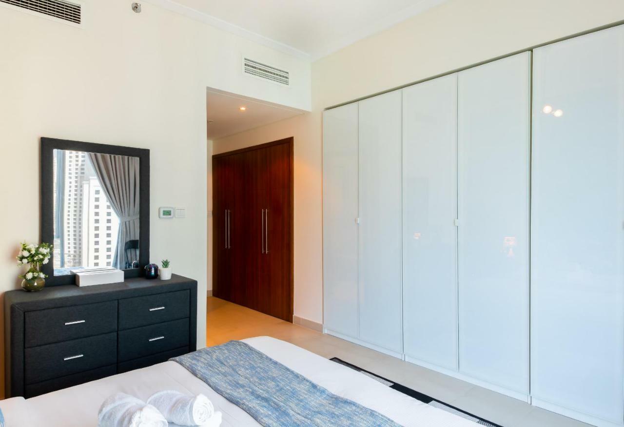 Maison Privee - Marina Promenade Apartment
